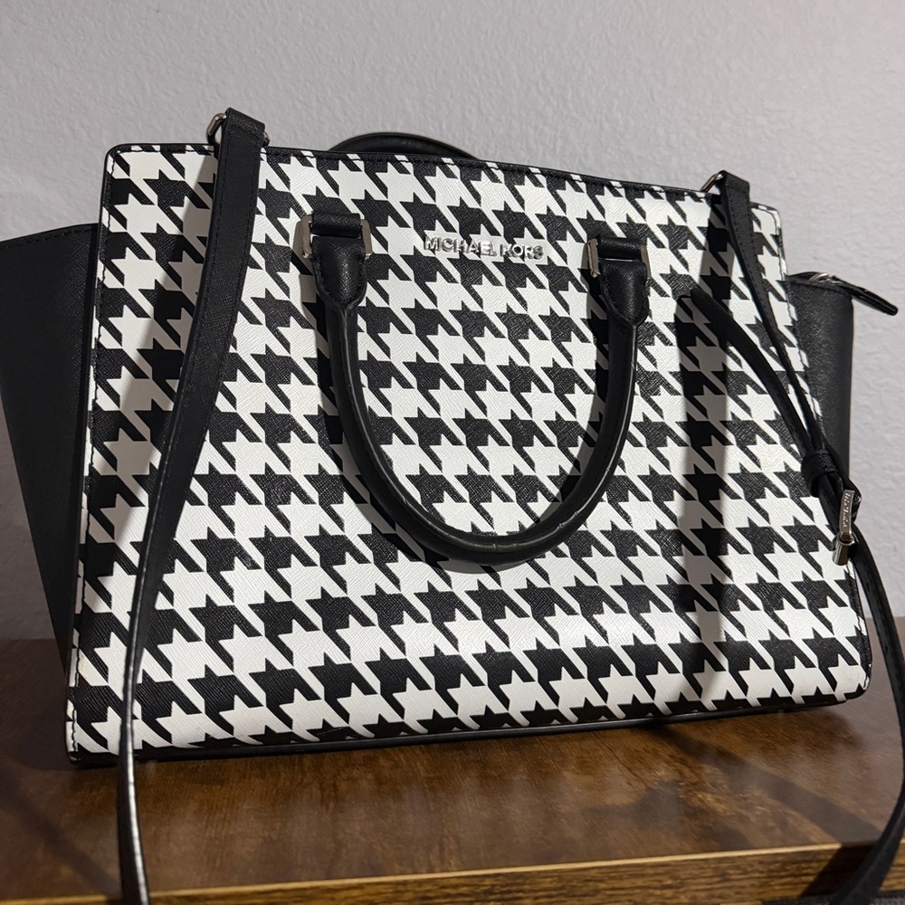 Pre loved mk bag